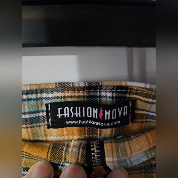 Fashion nova mini skirt - Picture 2 of 3